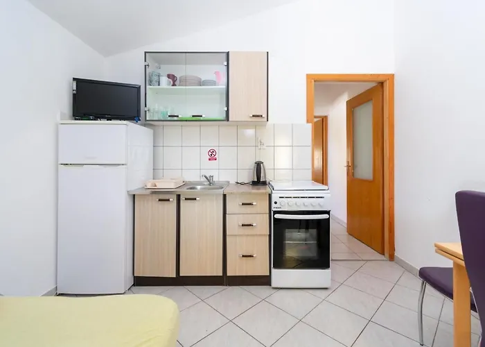 With A Parking Space - 18131